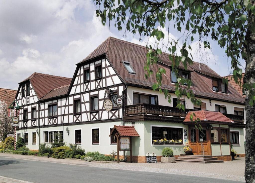 Landgasthof - Hotel Zum Stern Linden  Extérieur photo
