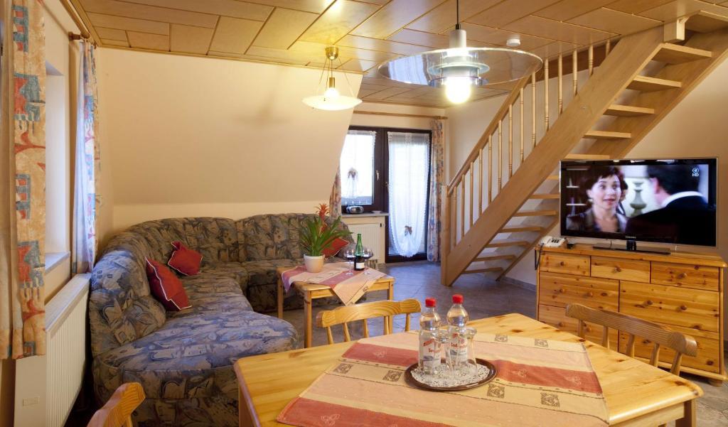 Landgasthof - Hotel Zum Stern Linden  Extérieur photo